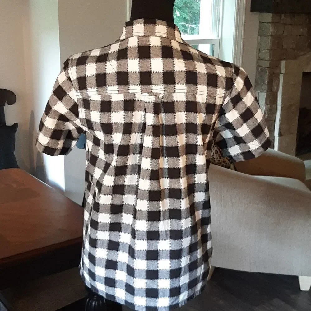 Mississippi River Blues sz M Boys Black and White Button Down